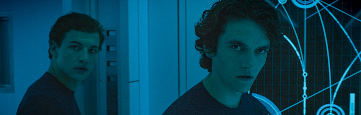 Voyagers: A Young Space Crew Runs Riot image